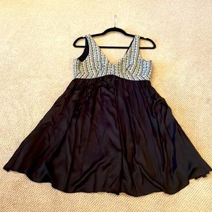 Black, white and light blue short dress